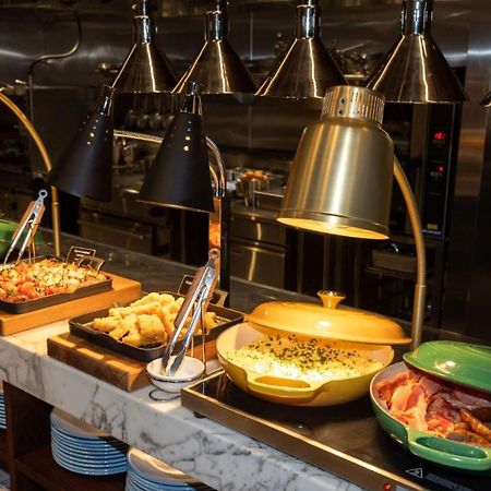 Horizon By Skycity Auckland Exteriér fotografie A chafing dish buffet