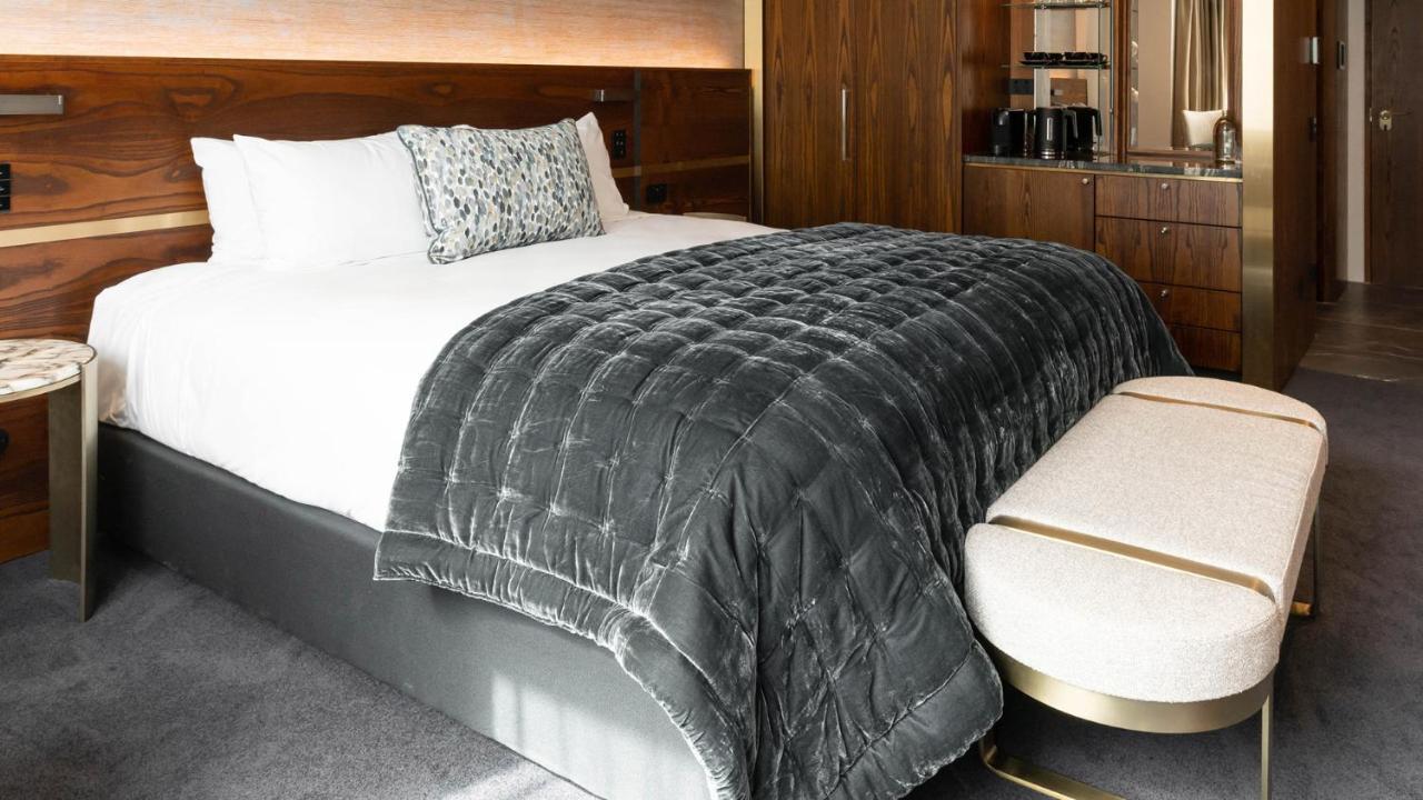 Horizon By Skycity Auckland Exteriér fotografie A bed with a throw