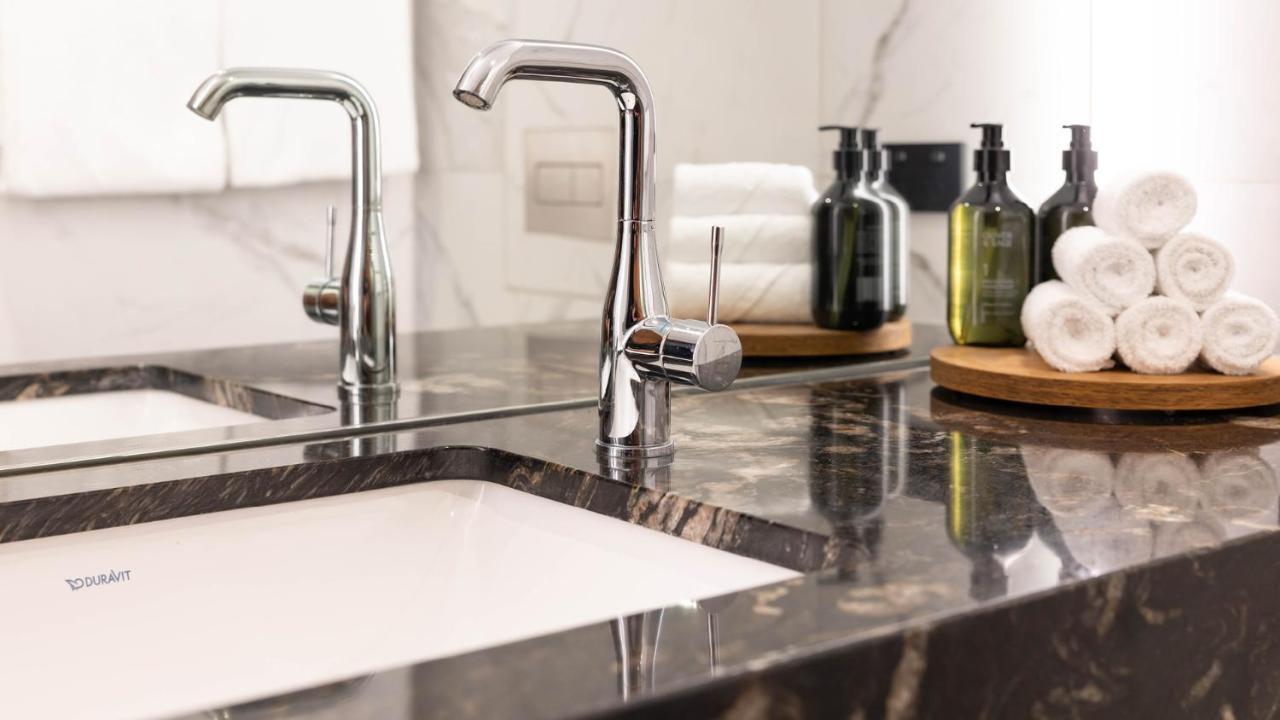 Horizon By Skycity Auckland Exteriér fotografie Bathroom taps
