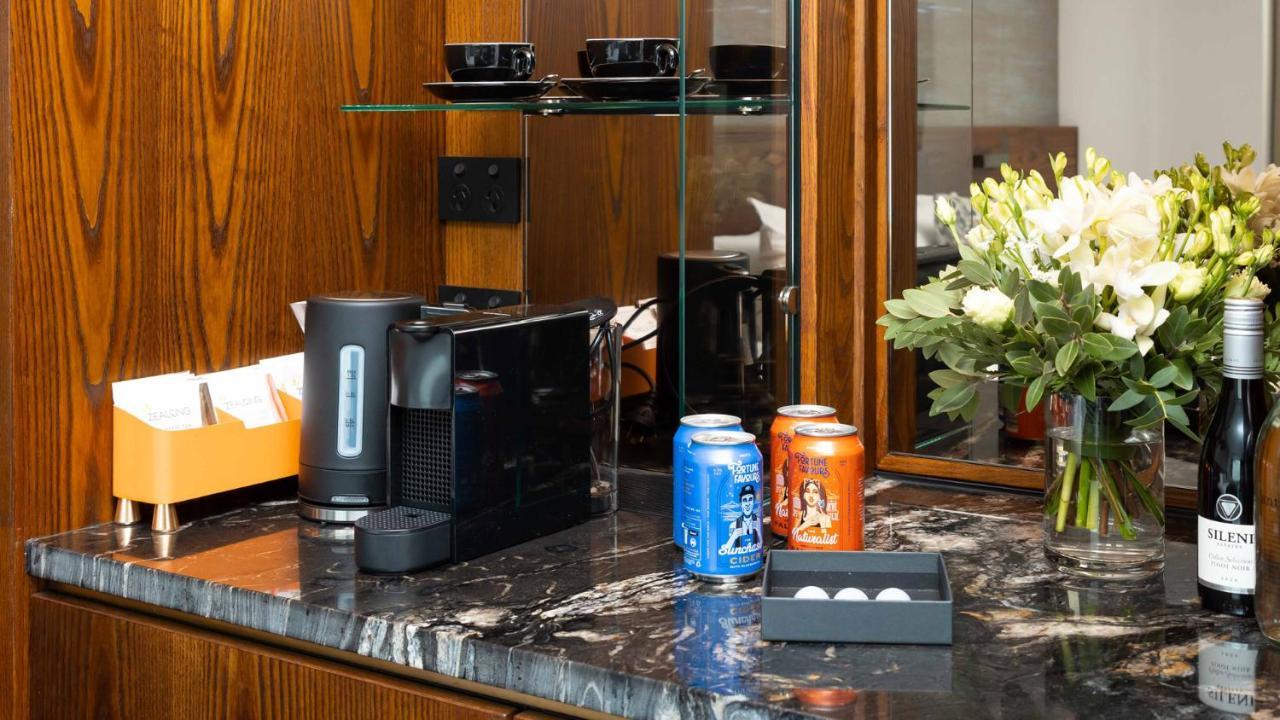 Horizon By Skycity Auckland Exteriér fotografie A Nespresso coffee machine in a hotel room